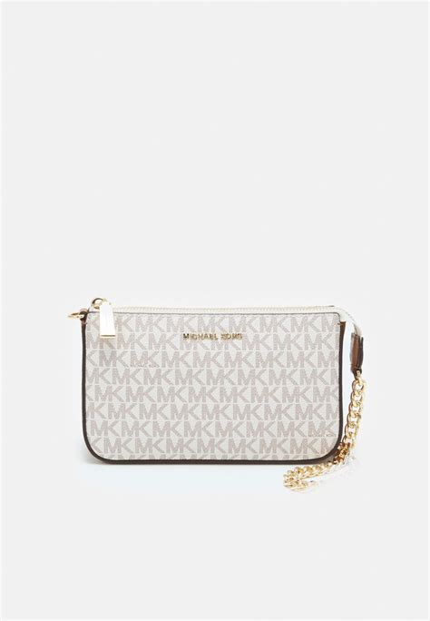 Michael Kors Jet Set Medium Chain Pouchette (Vanilla).